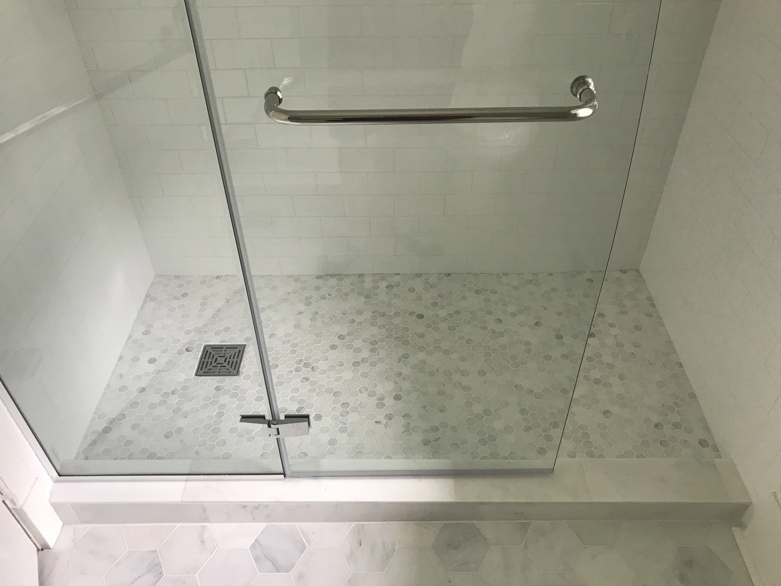Hex mosaic shower floor